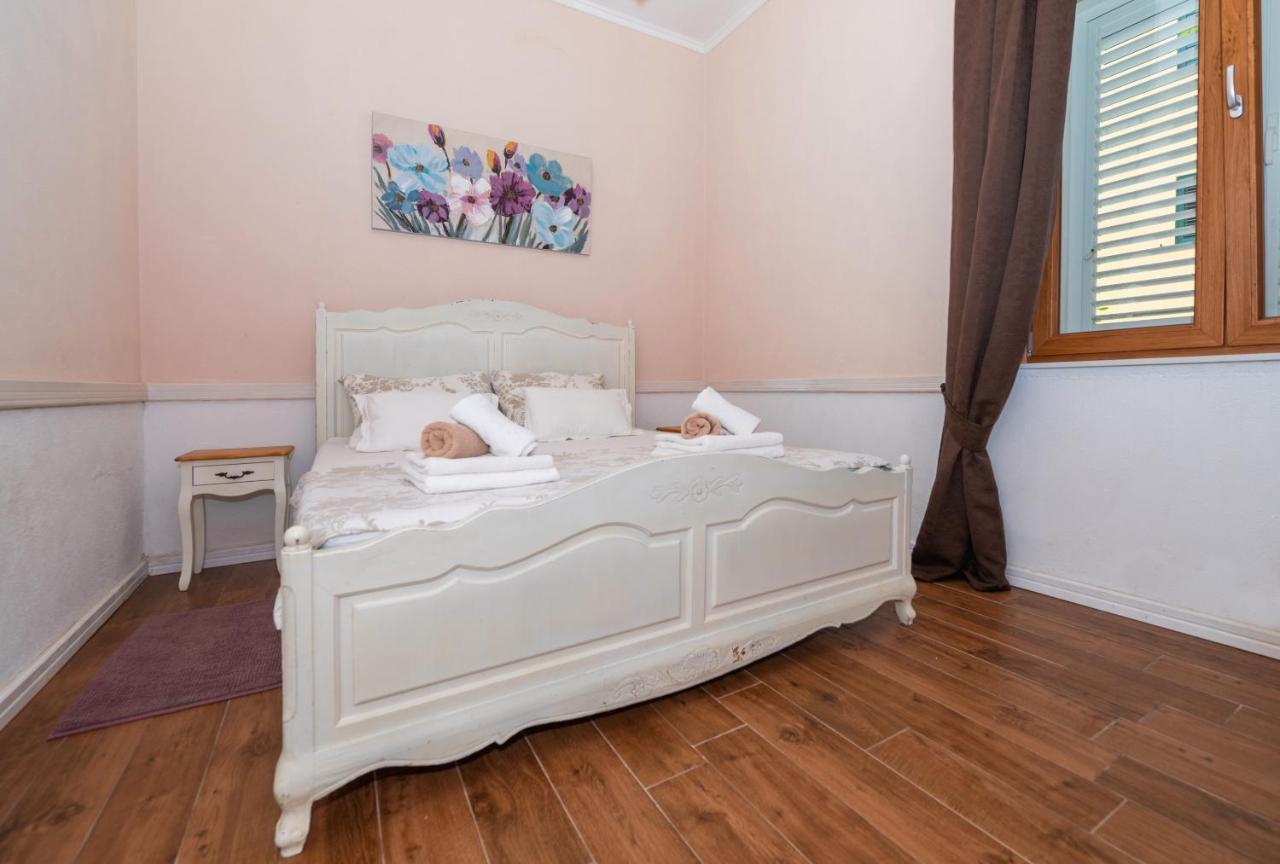 Apartment Petra & Apartment Rustic Makarska Exterior foto